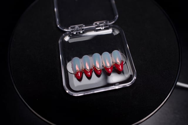 Ivory Lattice press-on nail set