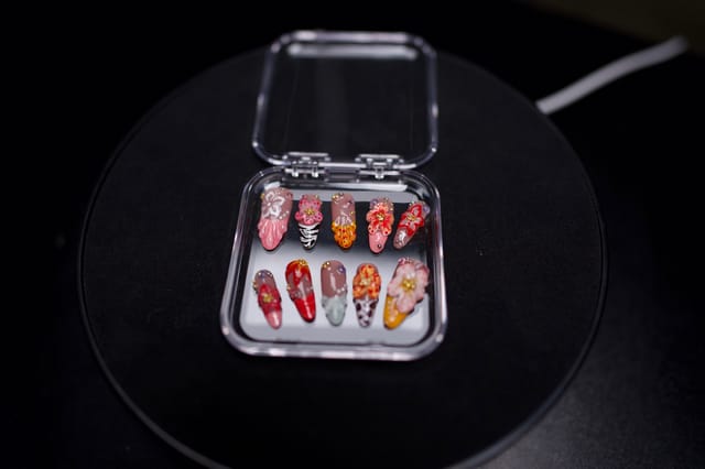 Sakura Bloom press-on nail set