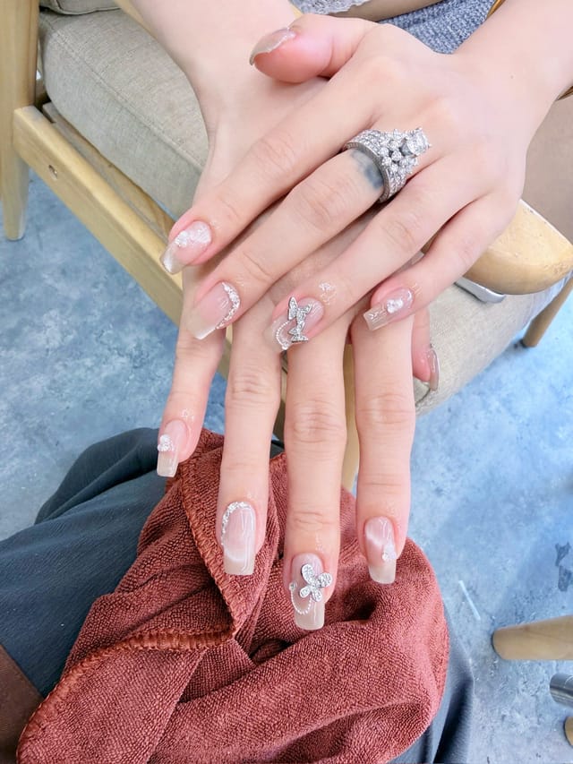 MOA nail look